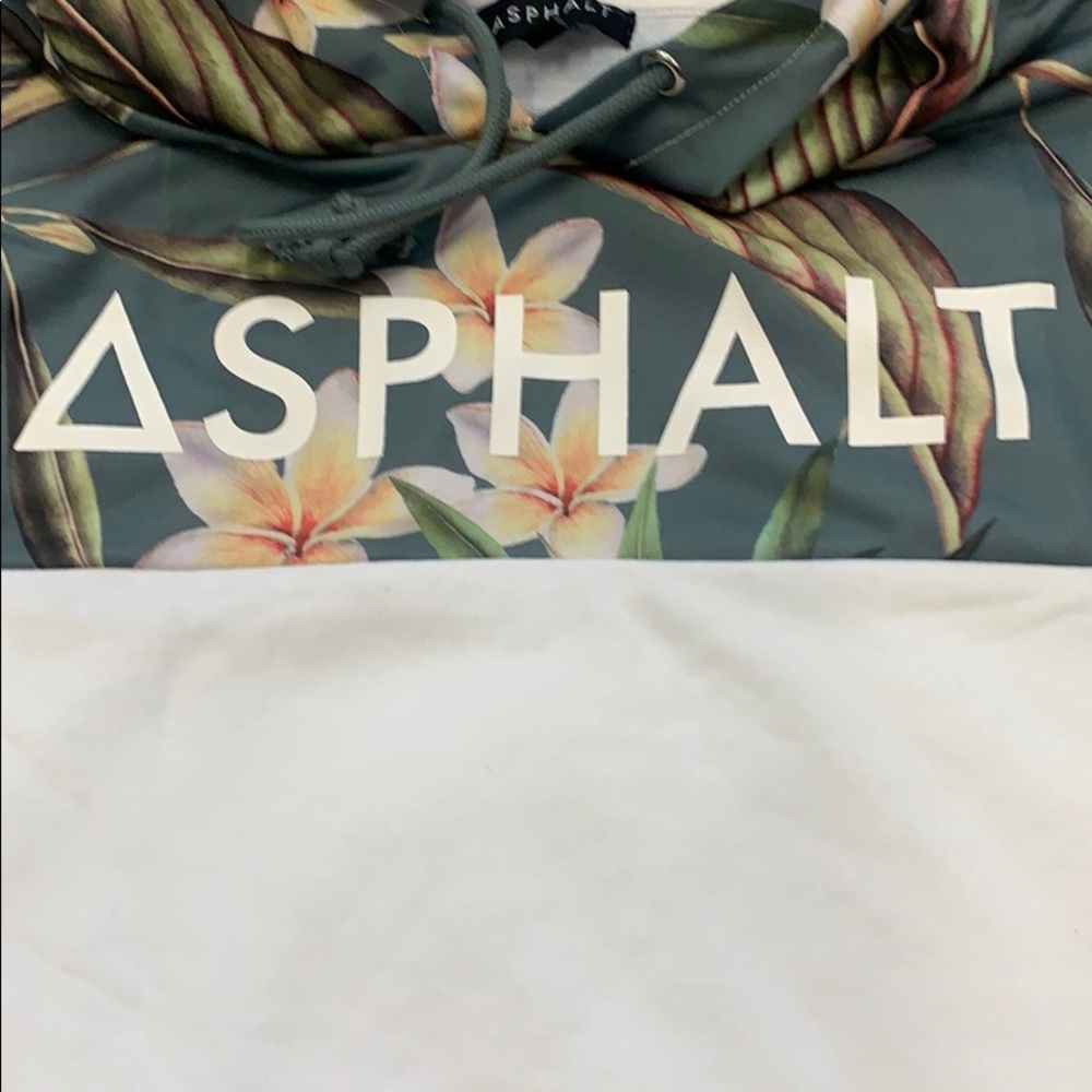 Asphalt - Picture 3 of 8